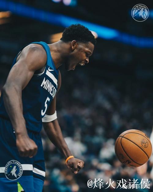 森林狼官方发布全场比分海报：避免两连败，战绩升至16胜9负